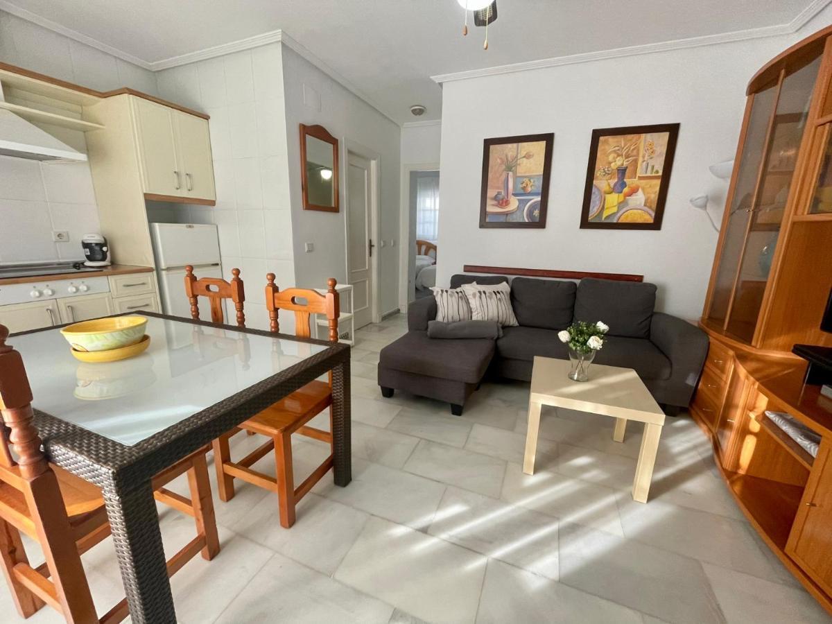 Ferienwohnung Apartamento Columela Pinar En Zona Tranquila Con Wifi Chiclana de la Frontera Exterior foto